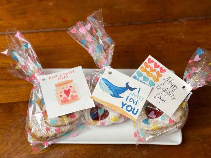 Free printable valentines day cards to add to cookies